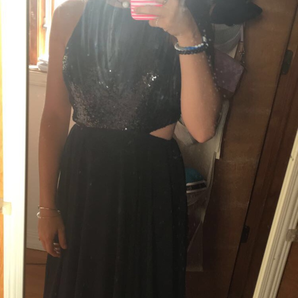Gorgeous formal dress Size 6-8 (M)
